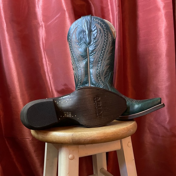 NWT ARIAT Boots! - Picture 3 of 6